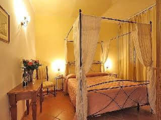 Acomodação com café da manhã  Dimora Altea 3*